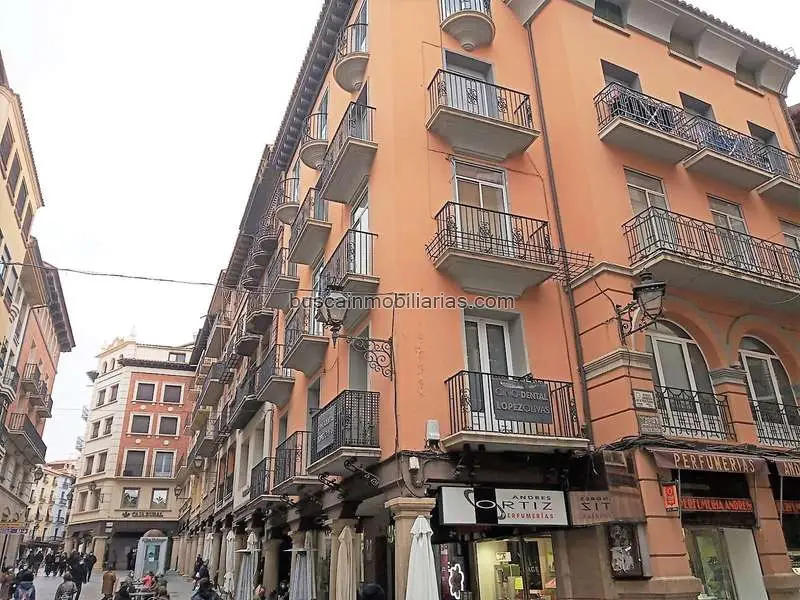Piso en venta en el centro de Teruel ideal para oficina