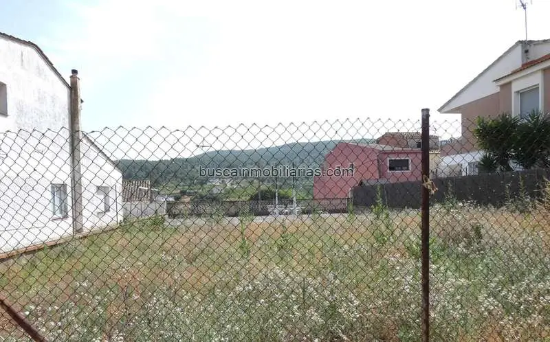 Parcela Urbana con Garaje en Torrelles de Foix