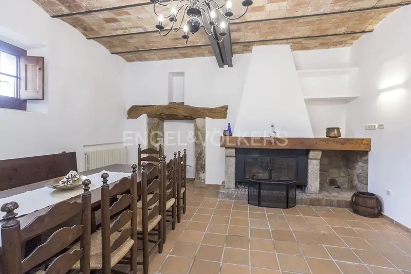 Masia en venta en Igualada: 5 habitaciones, finca de 4 hectareas