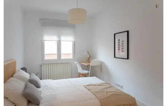 Alquiler 4 habitaciones Madrid: Coliving Amueblado con Facturas Incluidas
