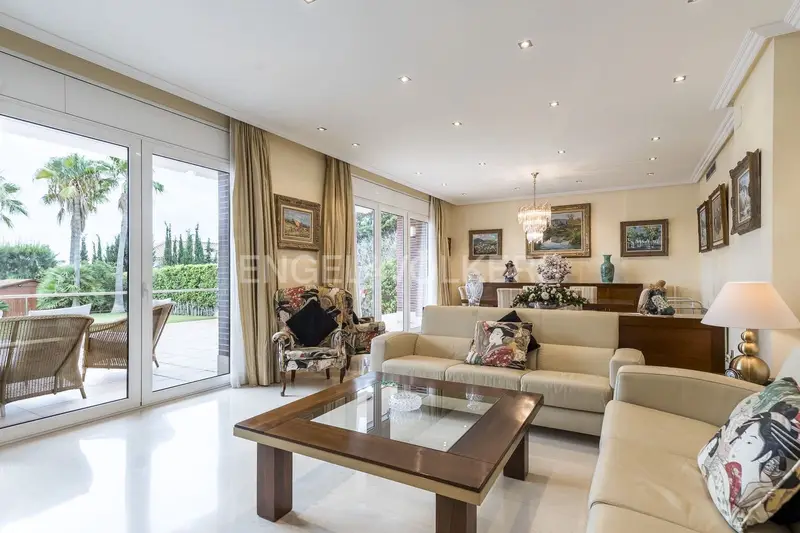 Villa Moderna en Vilanova i la Geltru con Vistas al Mar
