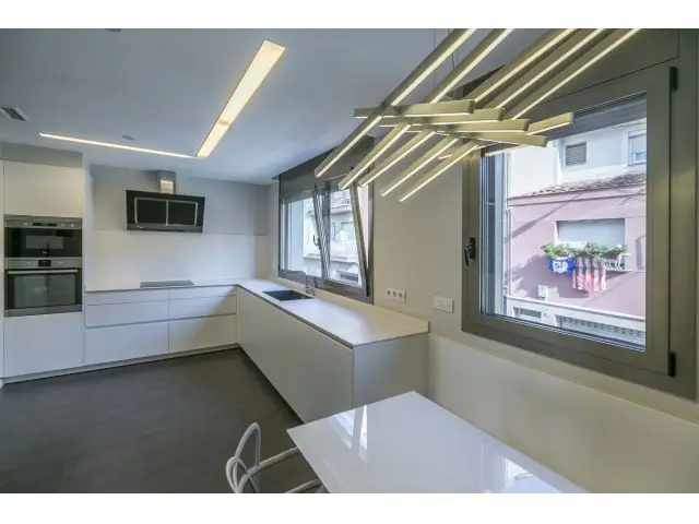 Vivienda de Lujo en Creu Alta Sabadell con Piscina y Jardin Privado