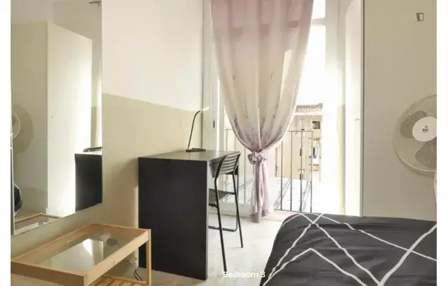 Apartamento 4 Dormitorios Barcelona Estudiantes Trabajadores