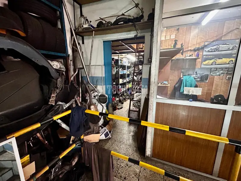 Taller Mecánico en Venta - Equipado y Listo para Trabajar