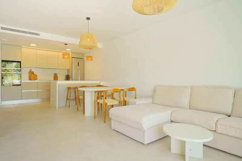 Apartamento en Denia con Piscina y Jardin Privado Cerca de la Playa
