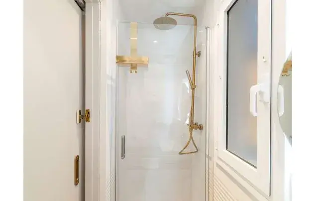 Rent a room of 100 m² in Barcelona