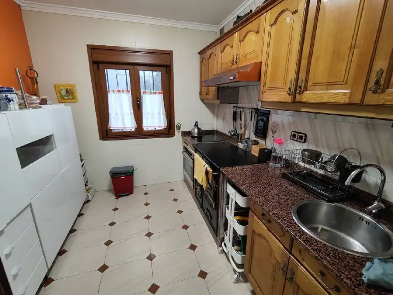 Casa Reformada en Morcin con Finca y Vistas