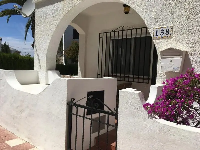 Bungalow en Planta Baja con Jardin Privado en Torrevieja