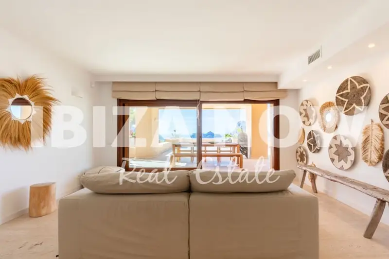 Apartamento en Cala Carbo Ibiza 2 dormitorios con vistas a Es Vedra