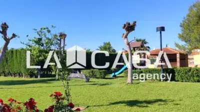 Chalet Pareado en Condequinto con Piscina y Jardín