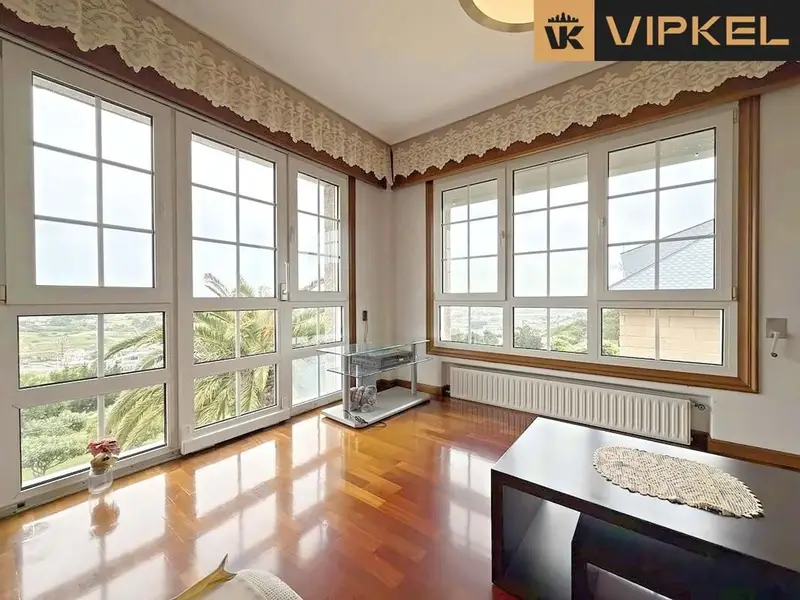 Casa de Lujo en A Zapateira con Vistas a la Torre de Hércules