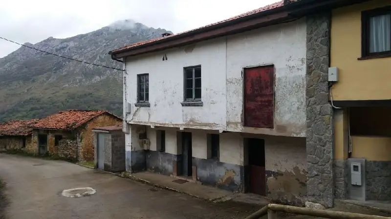 Casa Rural en Santa Eulalia de Morcín para Rehabilitación