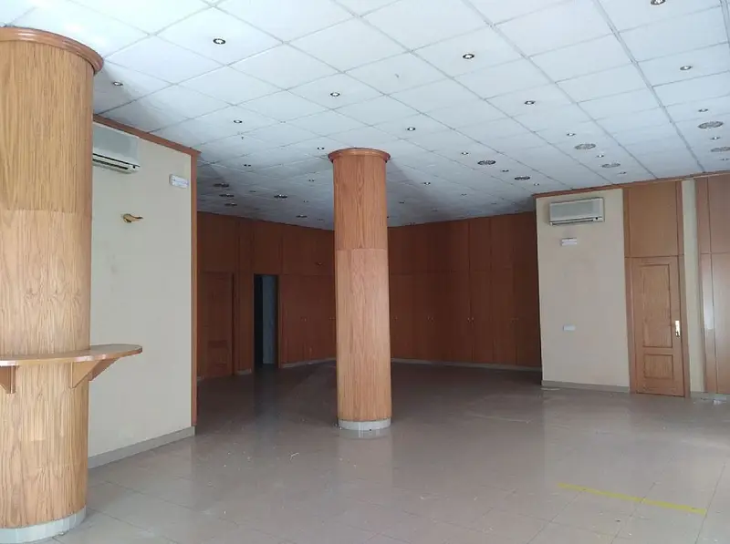 Local Comercial 201.53 m2 Badajoz 2 Banos
