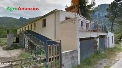 Venta  de Finca con nave y vivienda en Valencia