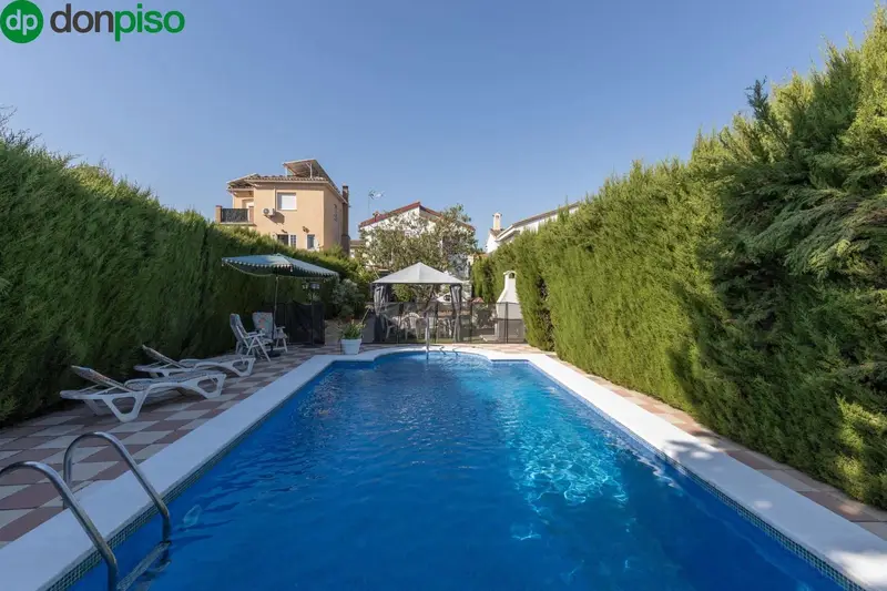 Chalet en venta en Cúllar Vega, Granada