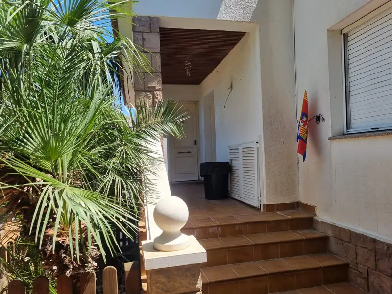 Casa Aislada en Castelldefels con Piscina 3 Dormitorios