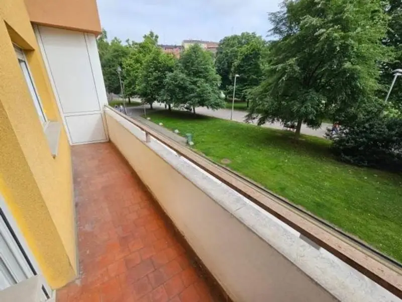 Piso en venta en Aviles cuatro dormitorios terraza cerca parque Las Meanas