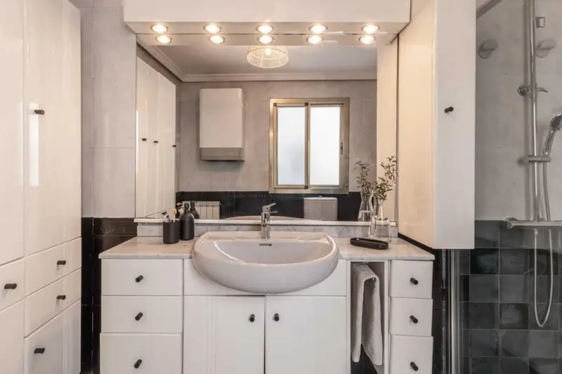 Apartamento con 1 Dormitorio en Malasa
ja