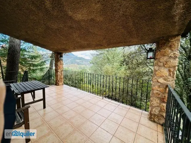 Chalet amueblado con trastero en Riópar