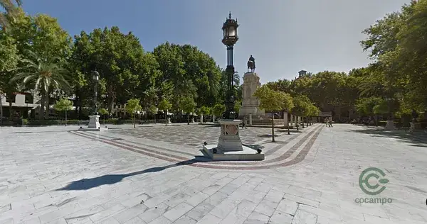 Casa con 4 Balcones en el Centro de Sevilla 390m2