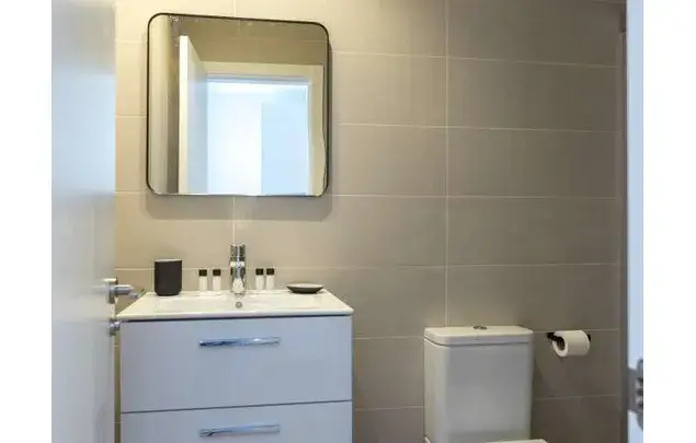 Estudio 40m² Málaga: Amueblado, gastos incluidos, ideal profesionales/estudiantes