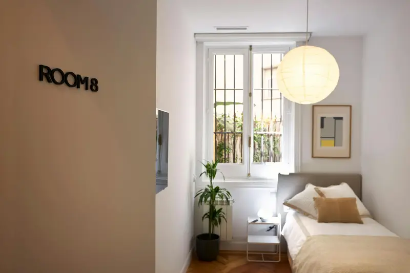 Habitaci
ón en Madrid Centro con Smart TV y Terraza Compartida