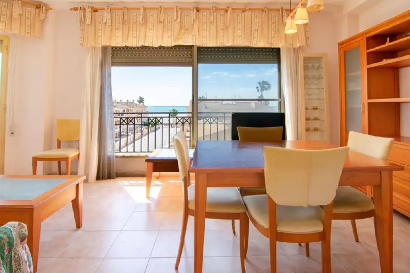 Apartamento en Tamarit Santa Pola con Terraza Piscina y Parking