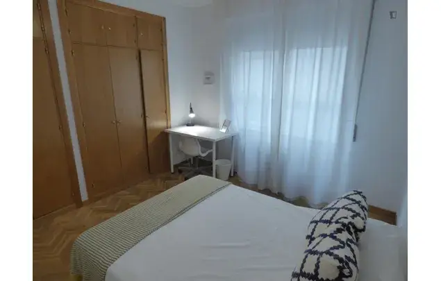 Rent 7 bedroom apartment in Madrid