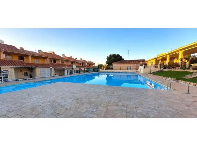 Estudio con Dormitorio Piscina y Parking en Benidorm