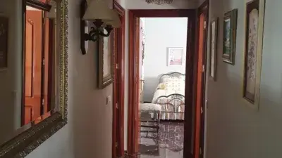 Casa Adosada en Venta en Úbeda 4 Dormitorios Jardin Chimenea