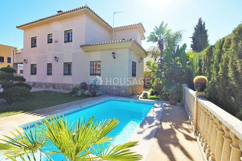 Chalet independiente en Torremolinos cerca de la playa