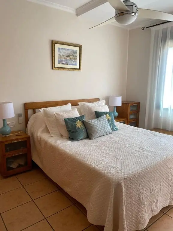 Casa Adosada en Alquiler Javea 3 Plantas Garaje Piscina Jacuzzi