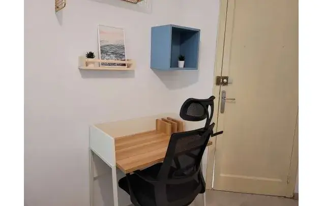 Habitacion en piso compartido en Sant Antoni Barcelona