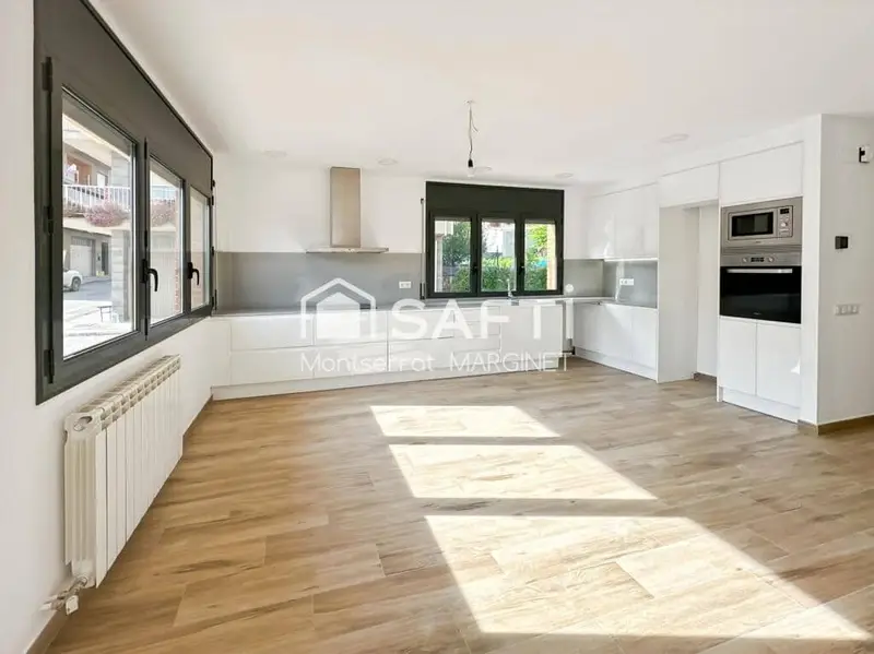 Apartamento en Venta en Avia Barcelona 3 Dormitorios 2 Banos