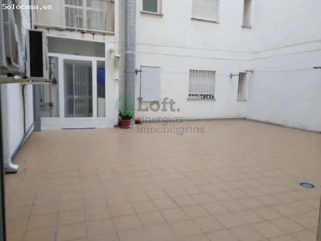 Piso con Patio y Garaje en Ronda Norte - 147m²