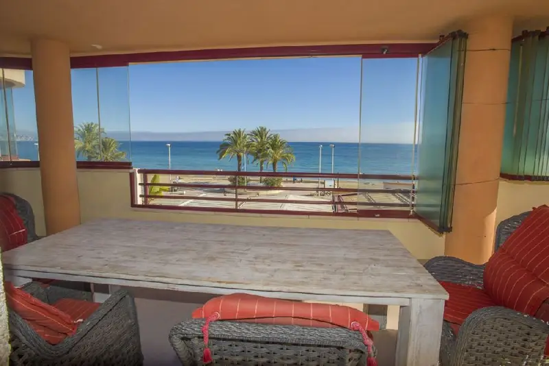 Apartamento en Playa Fossa Calpe con Vistas al Mar
