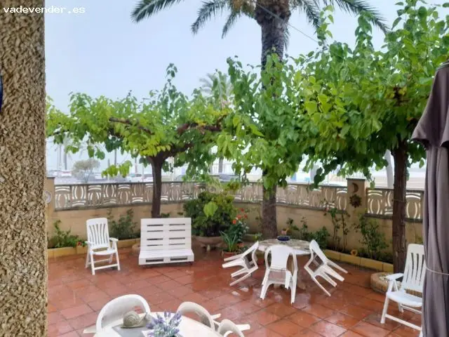 Planta Baja en Cunit con Terraza de 130m2 y Acceso al Paseo Marítimo
