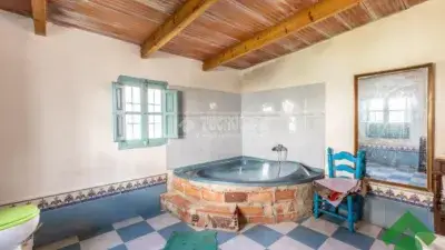 Chalet Adosado en Casco Antiguo de Loja 5 Dormitorios 2 Patios