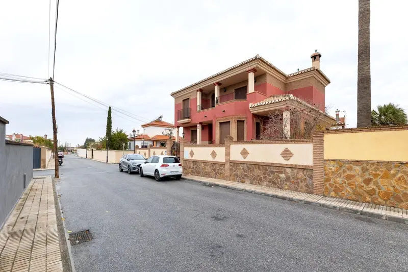Chalet de Lujo en Los Chopos Granada