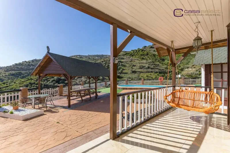 Chalet con Piscina y Jacuzzi en Torrox Malaga