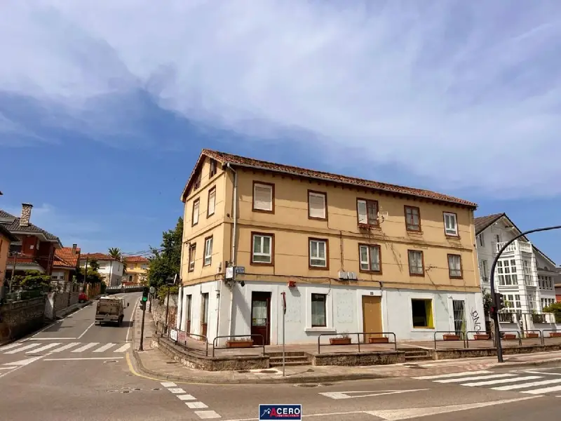 Casa en Muriedas con Gran Parcela para Reformar