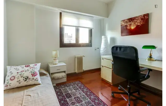 Rent 4 bedroom apartment in Madrid