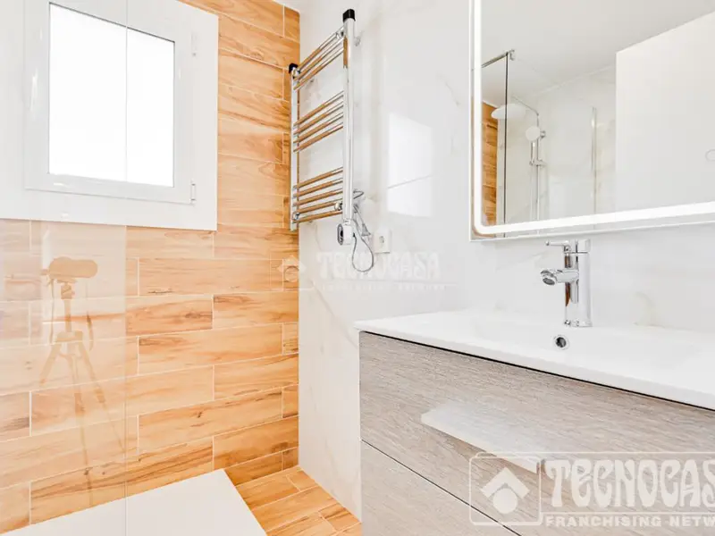Atico Reformado en Sant Adria 2 Terrazas 2 Habitaciones
