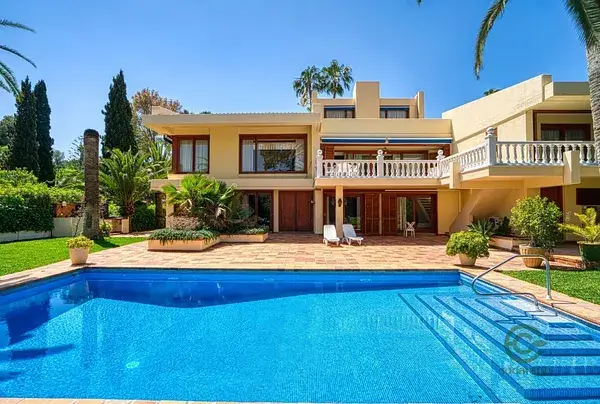 Villa de Lujo en Son Vida con Vistas al Campo de Golf