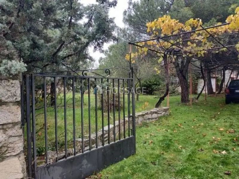 Villa en Venta La Cabrera con Piscina y Gran Parcela