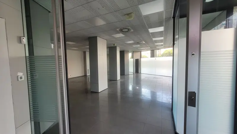 Venta Local Comercial Lujo Aviles 187m2 3 Banos