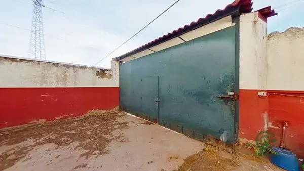 Casa en Sevilla con 4 habitaciones y terraza cerca de Ronda Norte