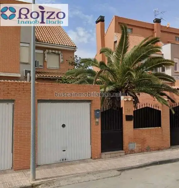 Chalet en Venta Torrijos 3 Dormitorios 3 Baños Patio Garaje