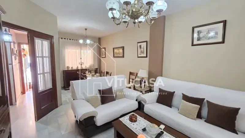 Casa en venta en Calle Doña Jimena