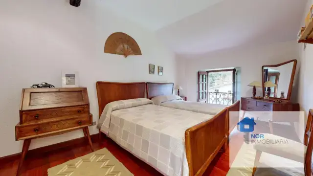Chalet Adosado 2 Viviendas Reformada Barrio Portilla